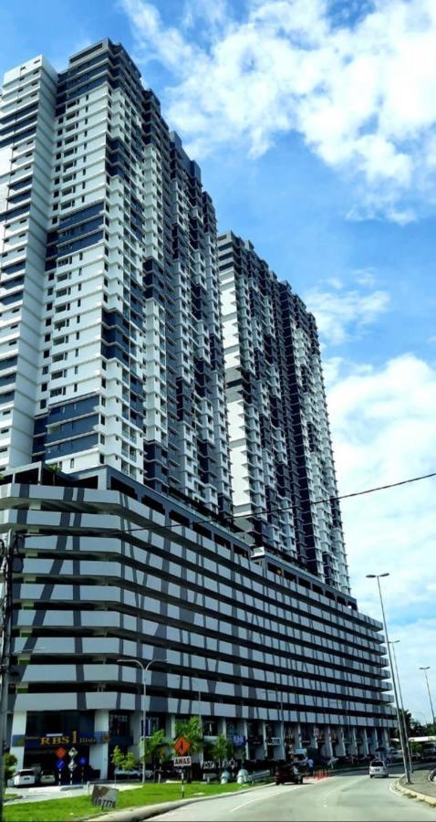 Attractive 3 Bedroom Condo With Pool-D Raudhah Homestay Kajang Exteriér fotografie