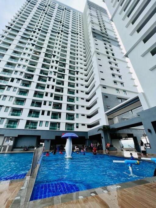 Attractive 3 Bedroom Condo With Pool-D Raudhah Homestay Kajang Exteriér fotografie