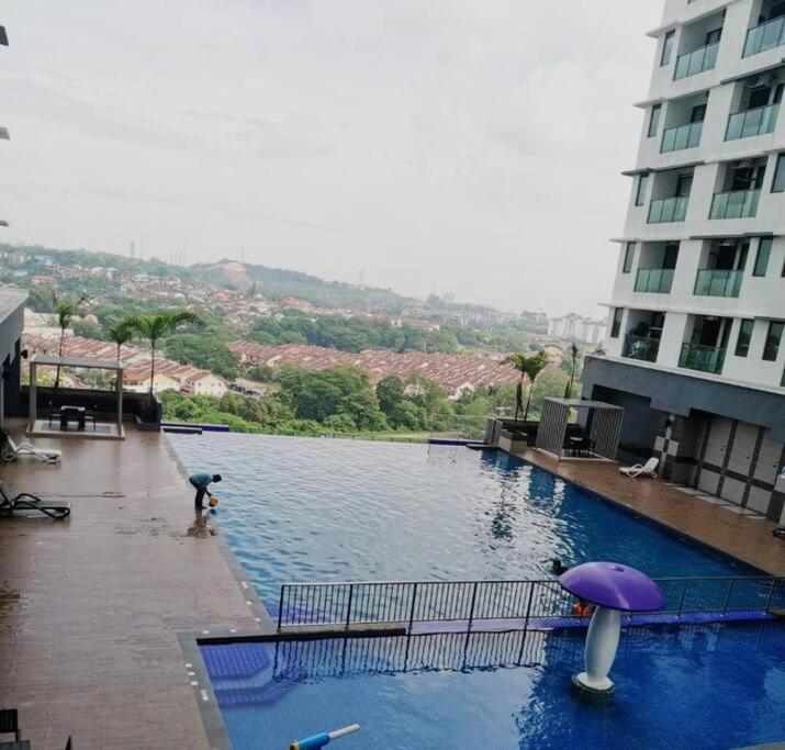 Attractive 3 Bedroom Condo With Pool-D Raudhah Homestay Kajang Exteriér fotografie